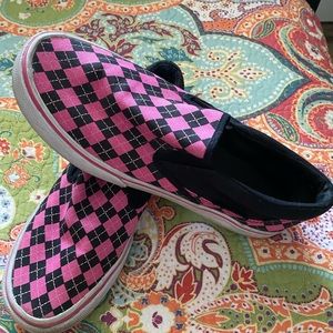 Airwalk slip ons